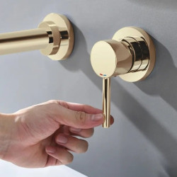 Rea bateria umywalkowa podtynkowa Lungo Long złota