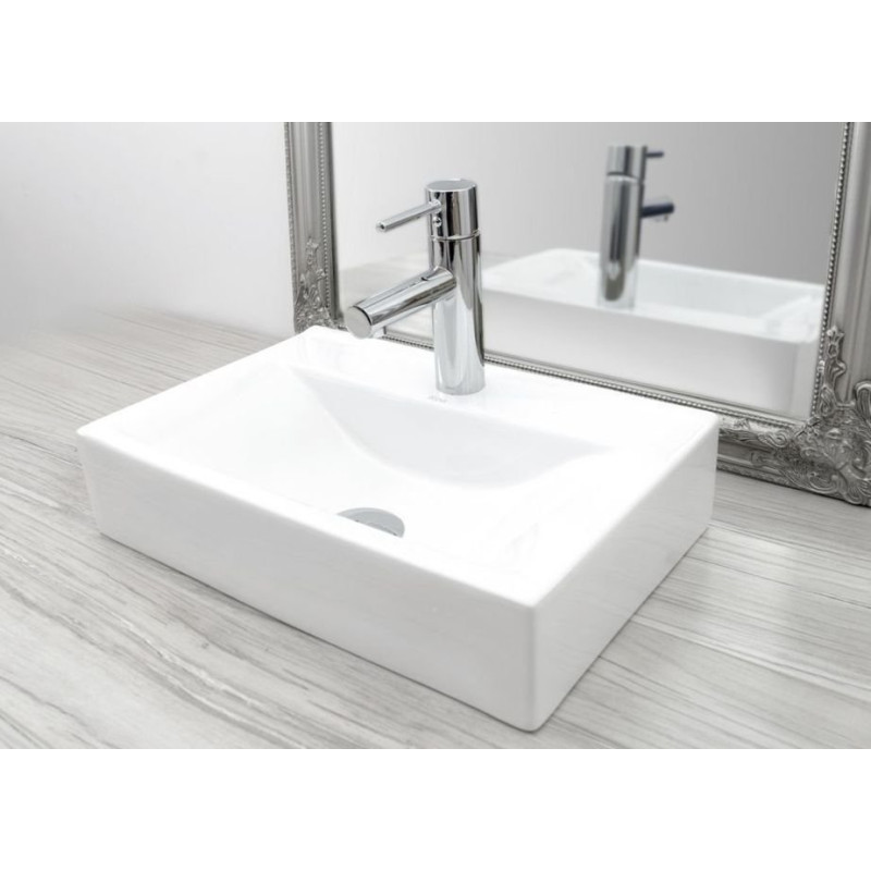 Elegancka bateria umywalkowa Tess - niska, chromowana REA-B8801