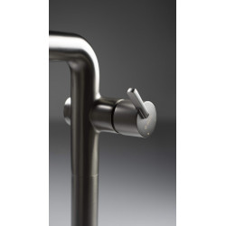 Elegancka Bateria Titanium z Prostokątną Wylewką - Klasa Premium