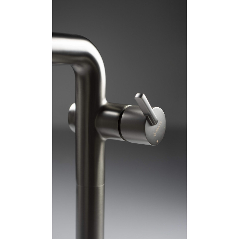 Elegancka Bateria Titanium z Prostokątną Wylewką - Klasa Premium