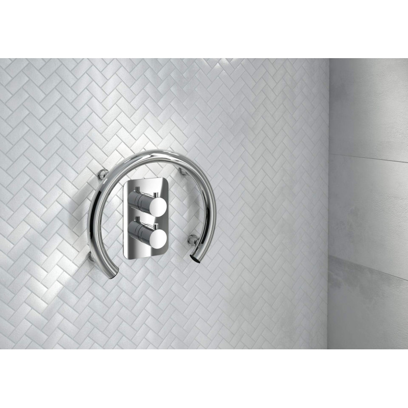 Podkowa Elegancji: Stylowy Uchwyt Ścienny z Polerowanej Stali 304