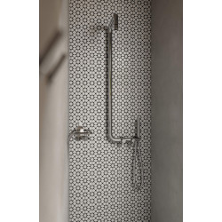 Zestaw Prysznicowy z Chromowaną Deszczownicą i Mosiężnym Drążkiem - Luksusowy Komfort w Łazience