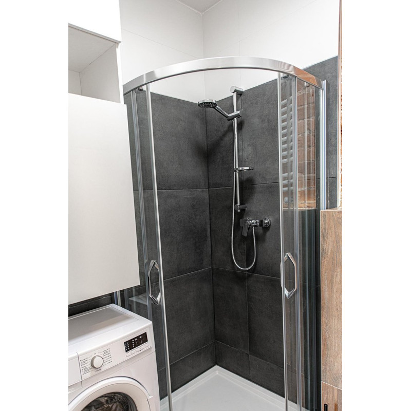 Elegancki Zestaw Prysznicowy SECA z Drążkiem – Chromowany Komfort NLS_01A1