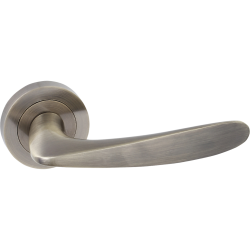 Elegancka Klamka GOA w Patynie - Styl i Ekonomia dla Twoich Drzwi Wewnętrznych