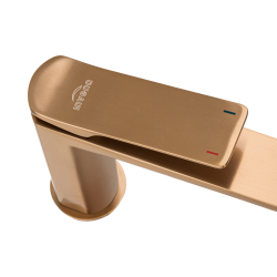 Elegancka bateria umywalkowa Neri miedziana - styl i trwałość dla Twojej łazienki!