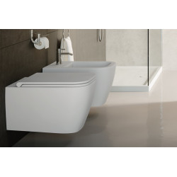 Stylowy Zestaw WC QUADRA No-Rim w Białym Macie - Elegancja i Higiena!