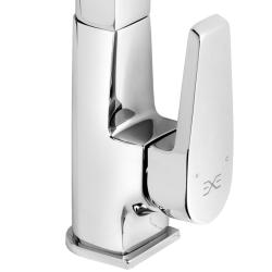 Elegancka bateria kuchenna Invena VIGO - chromowana jakość i styl dla Twojej kuchni!