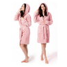 Różowy Puszysty Szlafrok DIAMOND S/M - Otul Się Luksusem!