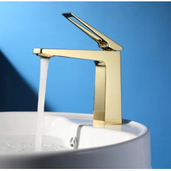 Złota Elegancja: Bateria Umywalkowa Parker Niska Szczotkowane Wykończenie