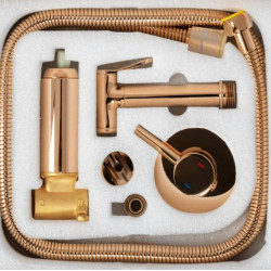 Ekskluzywna bateria bidetowa Loop Lungo w różowym złocie - styl i luksus w Twojej łazience