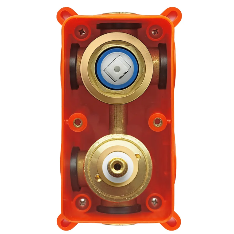 Złoty Lungo: Elegancki Zestaw Natryskowo-Wannowy z Wylewką Rea