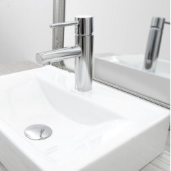 Elegancka bateria umywalkowa Tess - niska, chromowana REA-B8801