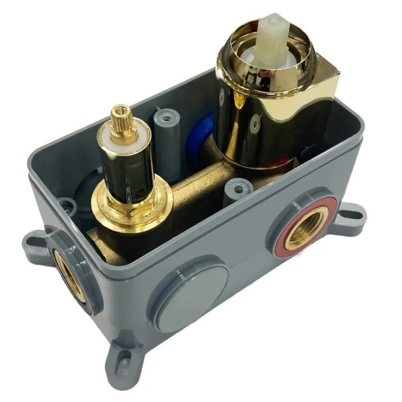 Nowoczesny Złoty Zestaw Natryskowy Moby z Boxem - Styl i Elegancja w Twojej Łazience