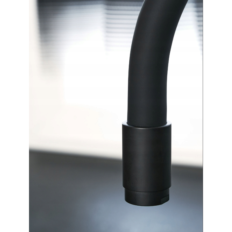 Elastyczna bateria kuchennej precyzji KUCHINOX ELZA - czarne wykończenie, łatwy montaż!