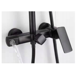 Elegancki Zestaw Prysznicowy Roger Black z Wylewką - Komfort i Styl w Twojej Łazience!