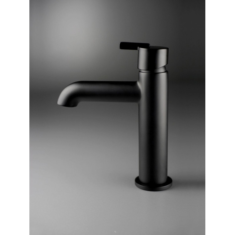 Czarna elegancja: Niska bateria umywalkowa Deante Silia Nero - styl i funkcjonalność!