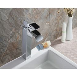 Nowoczesna Bateria Umywalkowa Falcon 30 - Wysoka, Chromowana Elegancja BAT-00149