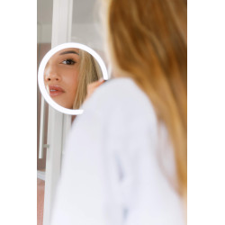 Eleganckie Lusterko LED z Magnesem – Chromowana Perfekcja Do Łazienki