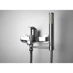 Chromowany Uchwyt Prysznicowy na Baterię Wannową – Ruchomy i Stylowy Design