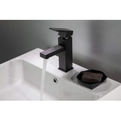 Elegancka Bateria Umywalkowa NERO z Mosiądzu - Jednouchwytowa i Wodospadowa Przepływ 4-9 l/min