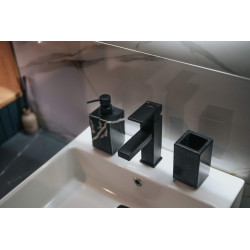 Elegancka Bateria Umywalkowa NERO z Mosiądzu - Jednouchwytowa i Wodospadowa Przepływ 4-9 l/min