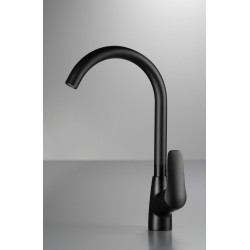 Elegancka Bateria Kuchenna Nero z Mosiądzu - Obracana Wylewka i Precyzyjny Aerator