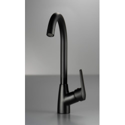 Elegancka Bateria Kuchenna Nero z Mosiądzu - Obracana Wylewka i Precyzyjny Aerator