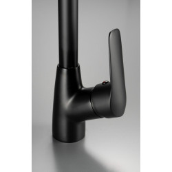 Elegancka Bateria Kuchenna Nero z Mosiądzu - Obracana Wylewka i Precyzyjny Aerator