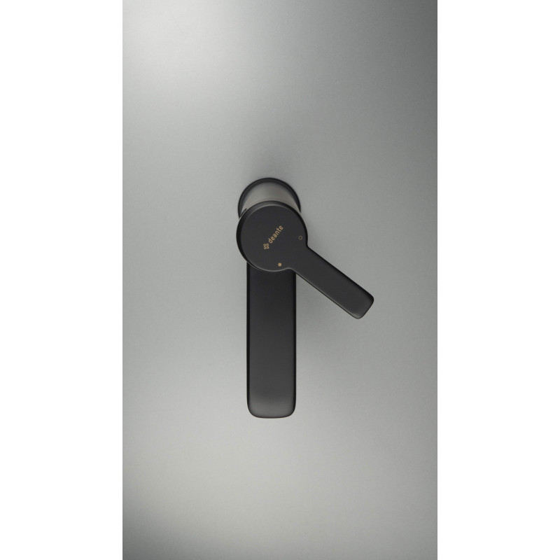 Bateria Umywalkowa Nero Elite - Mosiądz, Jednouchwytowa, Styl i Funkcjonalność