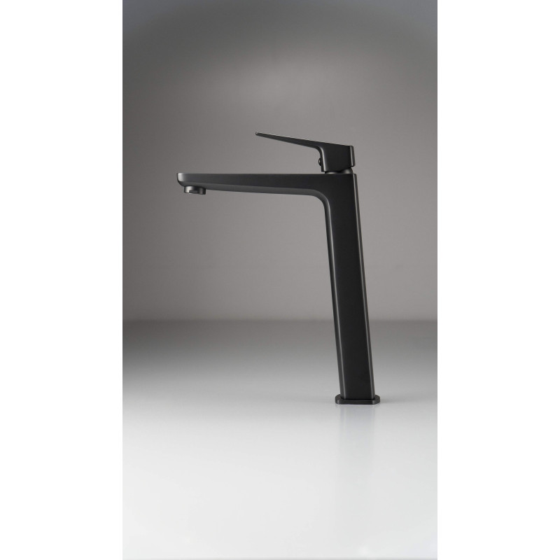 Wysokociśnieniowa Bateria Umywalkowa NERO - Elegancja i Funkcjonalność dla Twojej Łazienki