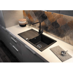 Elegancka Bateria Kuchenna Nero z Obrotową Wylewką i Mosiężną Jednouchwytową Konstrukcją