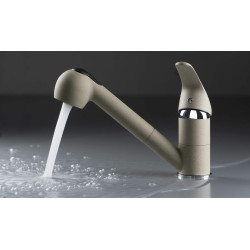 Bateria Kuchenna Piasek Mosiądz z Wyciąganą Wylewką i 2 Strumieniami - Elegancja i Funkcjonalność