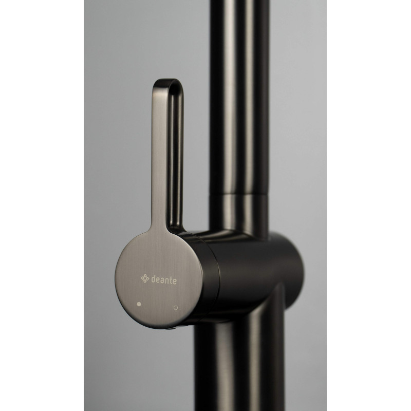 Bateria Titanium z Elastyczną Wylewką - Styl i Funkcjonalność w Twojej Kuchni