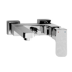 Chromowana Bateria Wannowa Ścienna - Elegancja i Wydajność w Twojej Łazience!