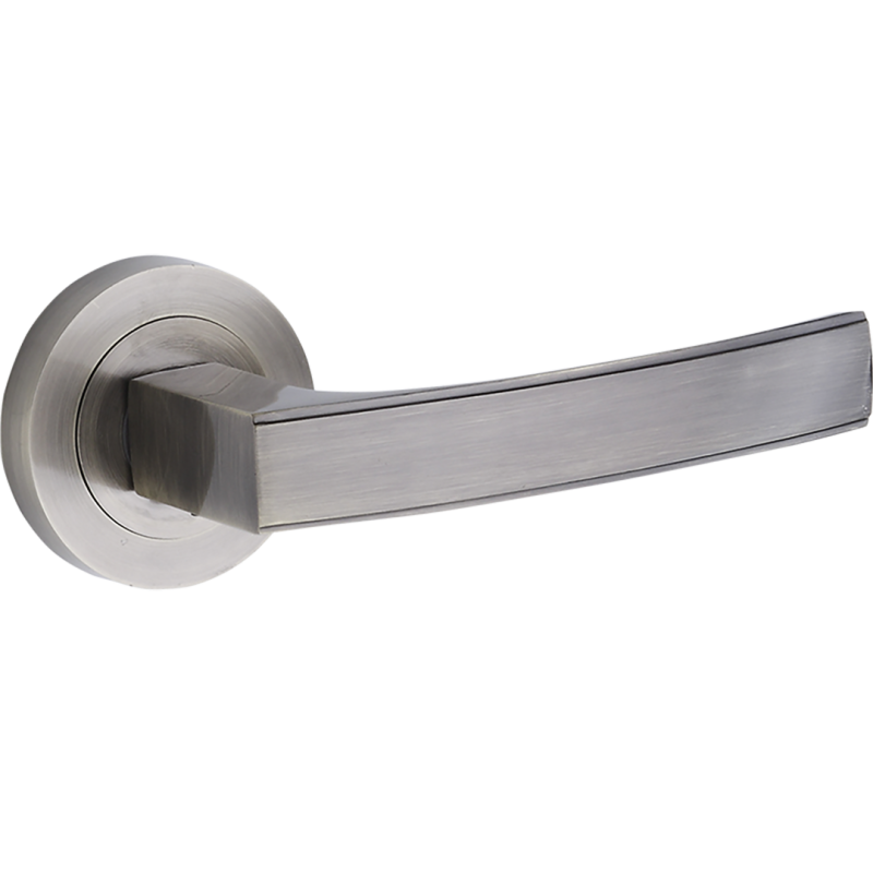 Klamka Aria do Twoich drzwi – elegancka patyna dla klasycznego wnętrza