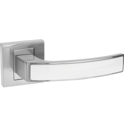 Ekskluzywna klamka Savio na rozecie satynowej - perfekcja dla stylowych wnętrz