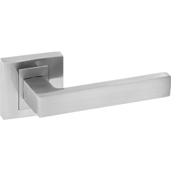 Niezawodny elegant: klamka Qubik II z satynową rozetą do drzwi premium