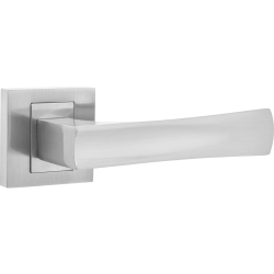 Elegancka klamka satynowa NERO na rozecie - do stylowych wnętrz