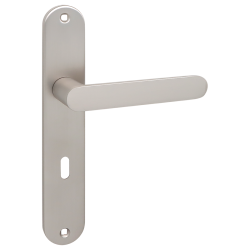 MALAGA klamka na szyldzie długim na klucz